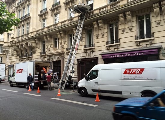 شركه طيبة جروب لنقل الاثاث يتوافر لديها احدث المعدات و الاجهزه و السيارات لنقل الاثاث و البضائع لجميع الجهات و ايضا لديها فريق عمل ذو مهارات و خبره فى نقل الاثاث و تغليف الاثاث و متخصصيين فى فك و تركيب الاثاث